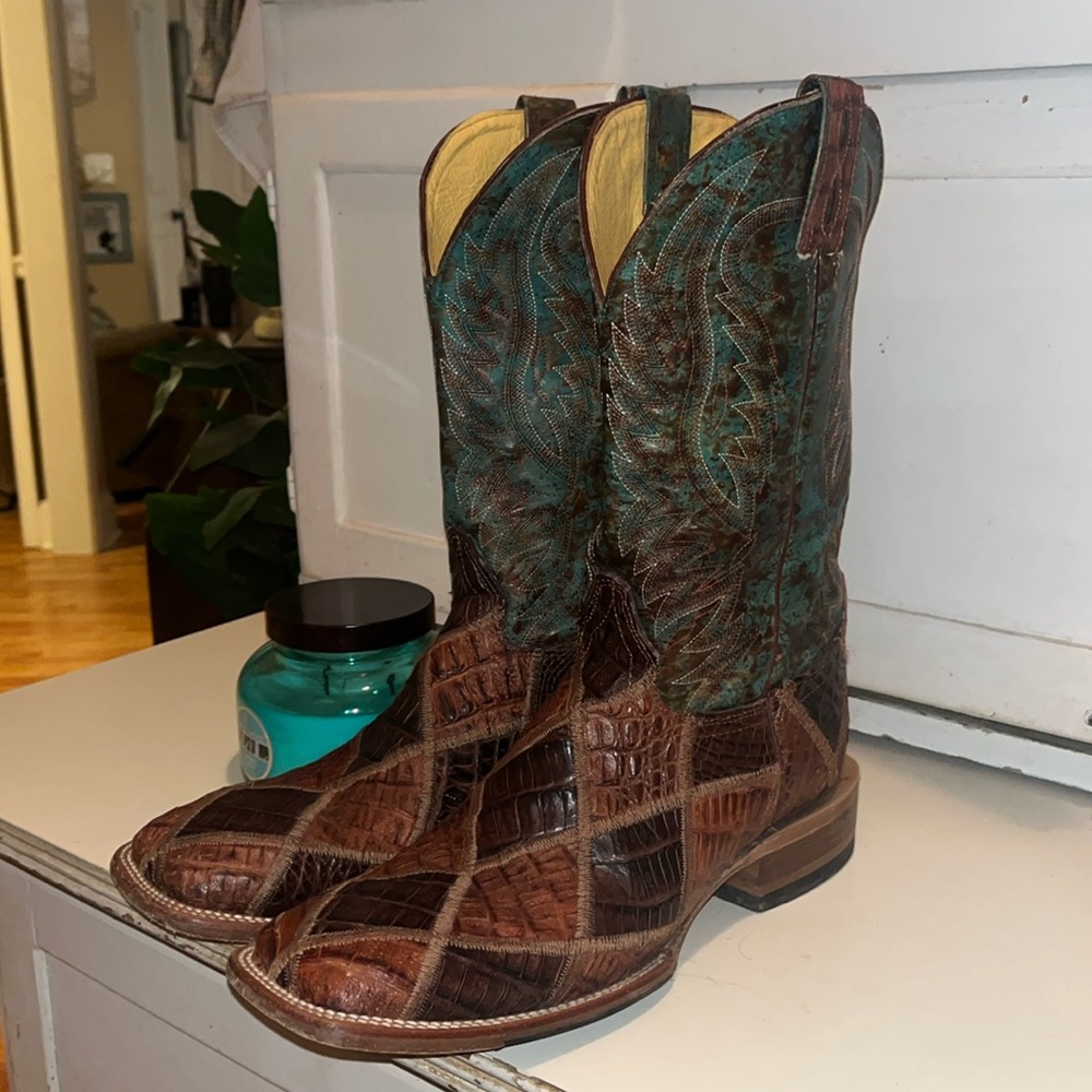 Men’s cavenders American crocodile/ alligator diamond print size 10